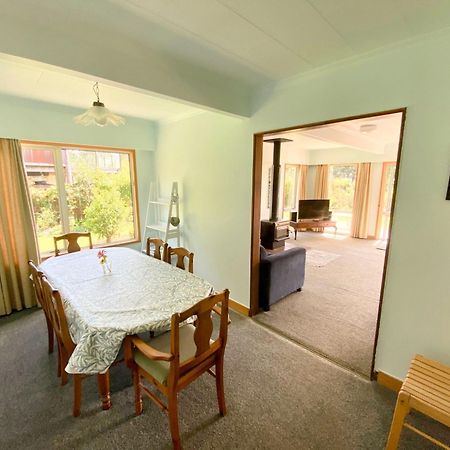 Coastal Charm In Patons Rock Villa Rangihaeata Exterior photo